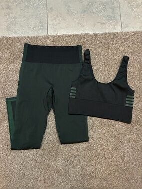 Outdoor Voices Black & Dark Green Seamless Sports Bra and Leggings Set